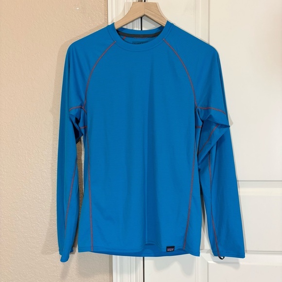Patagonia Tops - Patagonia capilene Base layer lightweight longsleeve top blue